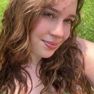 Sitter Profile Image: Chloe H.