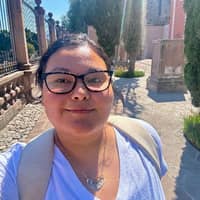 Sitter Profile Image: Mayeli S.