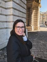 Sitter Profile Image: Laura M.