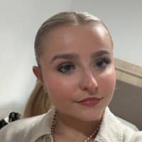Sitter Profile Image: Isobelle F.