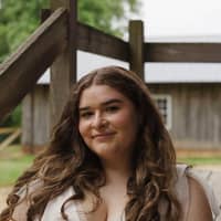 Sitter Profile Image: Heidi V.