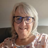 Sitter Profile Image: Tina R.