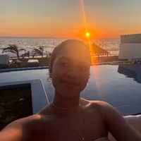 Sitter Profile Image: Leslie M.