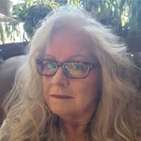 Sitter Profile Image: Leslie G.