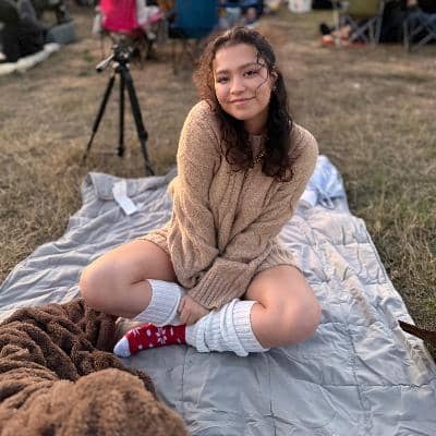 Sitter Profile Image: Lesly Z.