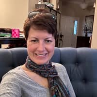 Sitter Profile Image: Lori R.