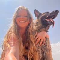 Sitter Profile Image: Laura M.