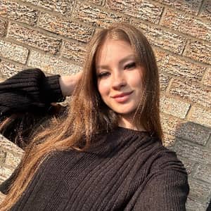 Sitter Profile Image: Elena R.