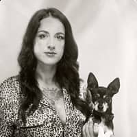 Sitter Profile Image: Julia O.