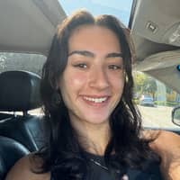 Sitter Profile Image: Lucy R.