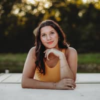 Sitter Profile Image: Carly G.