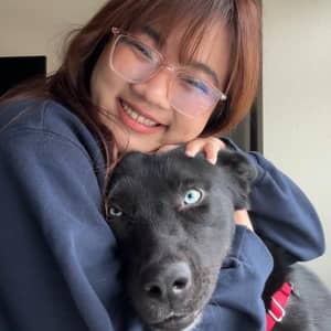 Sitter Profile Image: Hong B.