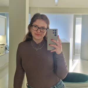 Sitter Profile Image: Stella F.