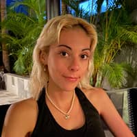 Sitter Profile Image: Sophia C.