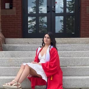 Sitter Profile Image: Julia M.