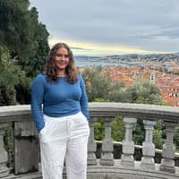 Sitter Profile Image: Leslie B.