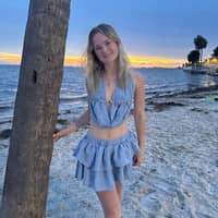 Sitter Profile Image: kari r.