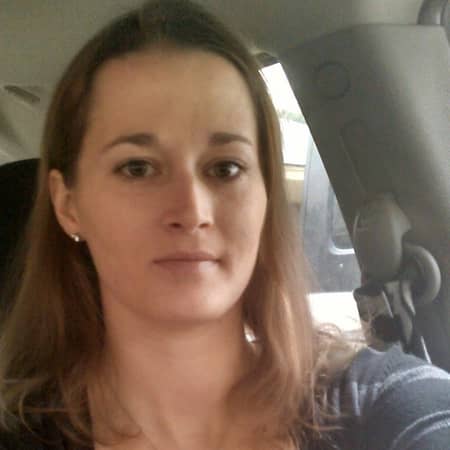 Sitter Profile Image: Julie Z.