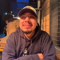 Sitter Profile Image: Axel R.