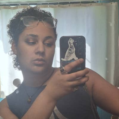 Sitter Profile Image: Rowan R.