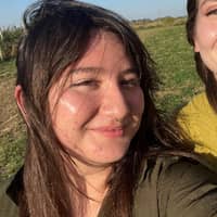 Sitter Profile Image: Erina L.