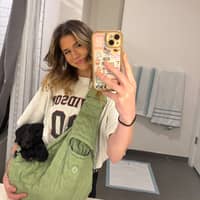 Sitter Profile Image: angela d.