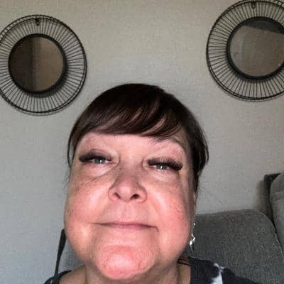Sitter Profile Image: Leslie D.