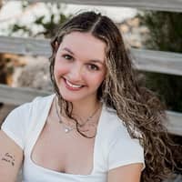 Sitter Profile Image: Amanda P.