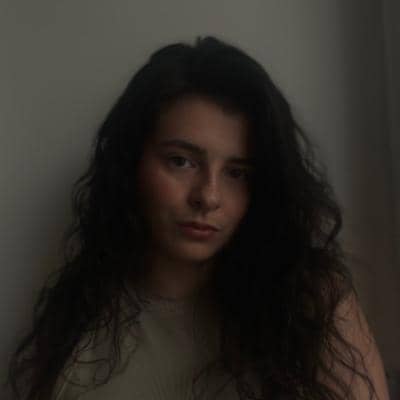 Léa M. Poitiers, France