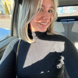 Sitter Profile Image: Isidora A.