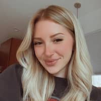 Sitter Profile Image: Julia K.