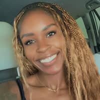 Sitter Profile Image: Lindsay W.