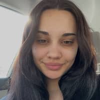 Sitter Profile Image: Lainie H.