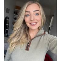 Sitter Profile Image: Evie E.