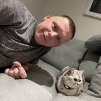 Sitter Profile Image: Damian R.