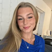 Sitter Profile Image: Leah V.