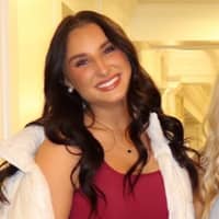 Sitter Profile Image: Phoebe M.