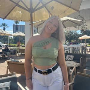 Sitter Profile Image: Hailey F.