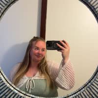 Sitter Profile Image: Abigail L.