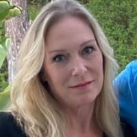 Sitter Profile Image: Julie G.