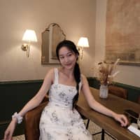 Sitter Profile Image: Xiangyi T.