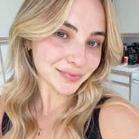 Sitter Profile Image: Avery A.