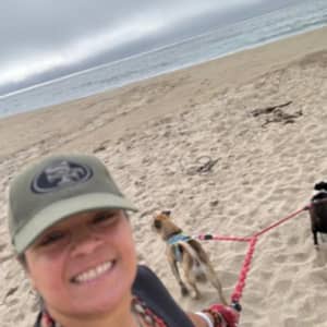 Sitter Profile Image: Gloria R.