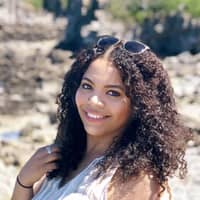 Sitter Profile Image: Simone A.