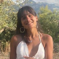 Sitter Profile Image: Izzy S.