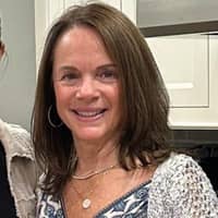 Sitter Profile Image: Lynne S.