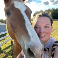 Sitter Profile Image: Laura R.