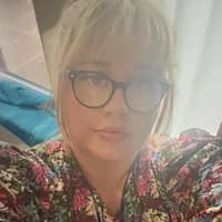 Sitter Profile Image: Laura C.