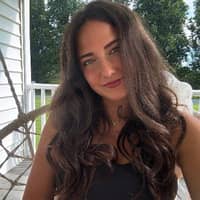 Sitter Profile Image: Abigail M.