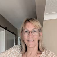 Sitter Profile Image: Lynda B.